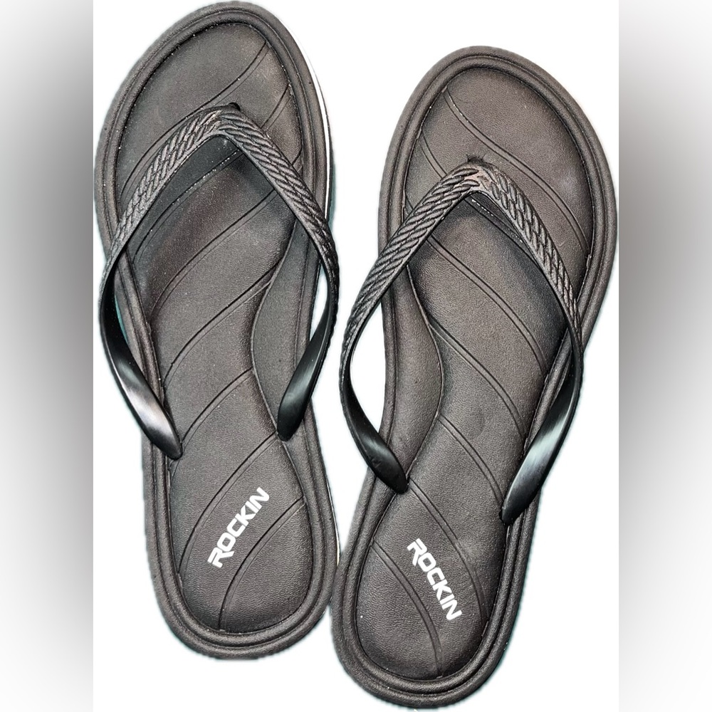 Rockin black flip flops weaved pattern strap